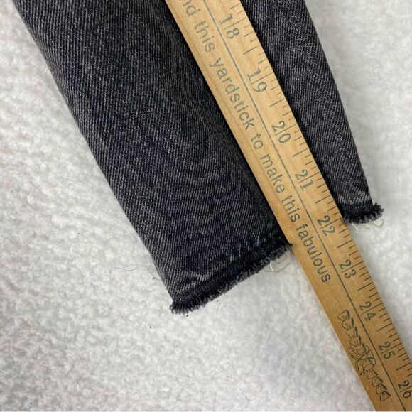 Levi's Jacket Womens M Black Denim Cropped Trucker Raw Edges Collarless Fade - Picture 14 of 16